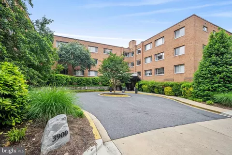 3900 Tunlaw Rd NW #604, Washington, DC 20007