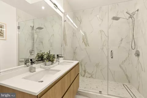 4017 Davis Pl NW #8, Washington, DC 20007 photo 17