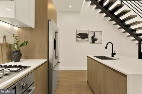 4017 Davis Pl NW #8, Washington, DC 20007 photo 10