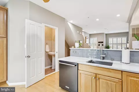 Entry Way - 2114 12th St NW, Washington, DC 20009 photo 2 of 7