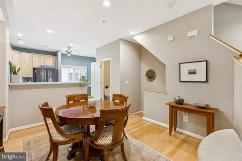 Dining - 2114 12th St NW, Washington, DC 20009 photo 3 of 4
