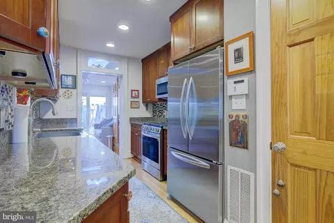 333 16th St SE, Washington, DC 20003 photo 10