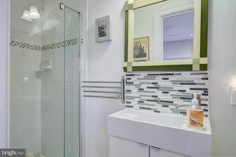 333 16th St SE, Washington, DC 20003 photo 14