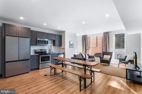 2465 18th St NW #4, Washington, DC 20009