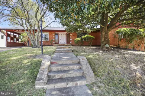 1776 Sycamore St NW, Washington, DC 20012