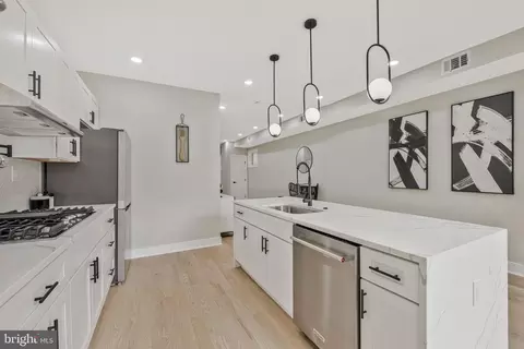 Entry Way - 1713 4th St NW, Washington, DC 20001 photo 4 of 4