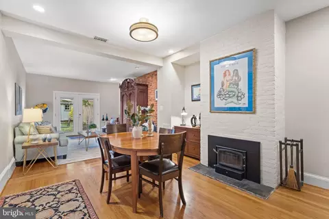 Dining - 520 4th St SE, Washington, DC 20003 photo 1 of 4