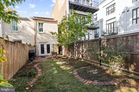 Exterior - 520 4th St SE, Washington, DC 20003 photo 5 of 6