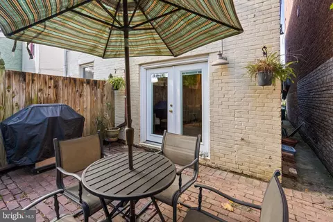 Exterior - 520 4th St SE, Washington, DC 20003 photo 6 of 6