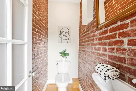 Bath - 323 12 D St SE, Washington, DC 20003 photo 1 of 5