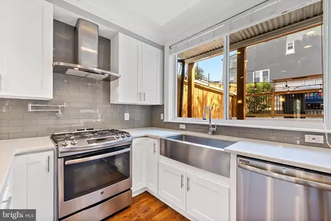 1423 Montello Ave NE, Washington, DC 20002 photo 5