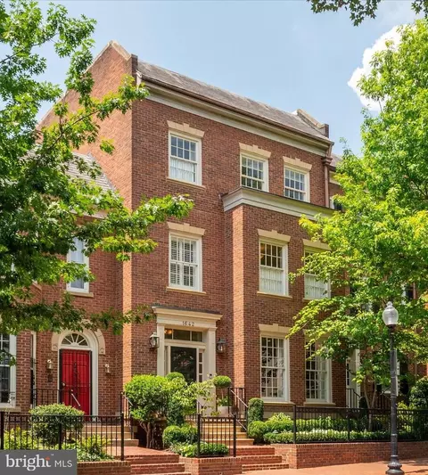 1642 35th St NW, Washington, DC 20007