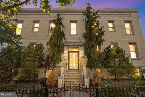 1718 1st St NW #8, Washington, DC 20001