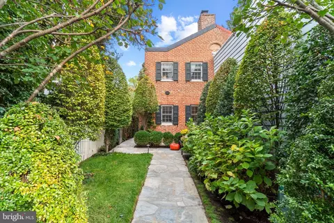 1525 34th St NW, Washington, DC 20007