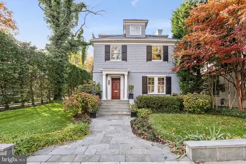 3200 44th St NW, Washington, DC 20016