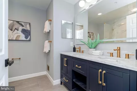 Bath - 253 14th St SE #A, Washington, DC 20003 photo 1 of 5