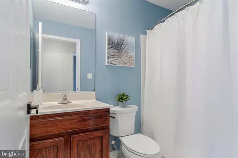 Bath - 253 14th St SE #A, Washington, DC 20003 photo 5 of 5
