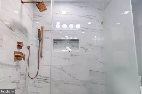 Bath - 253 14th St SE #A, Washington, DC 20003 photo 3 of 5