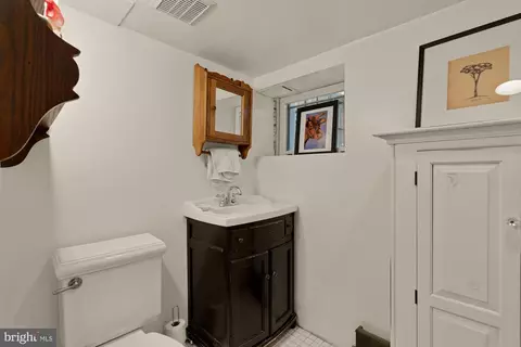 Bath - 543 11th St SE, Washington, DC 20003 photo 3 of 4