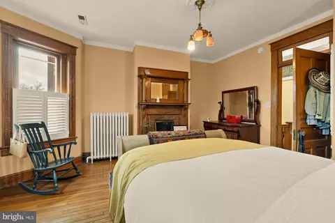 Bedroom - 543 11th St SE, Washington, DC 20003 photo 4 of 10