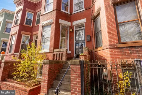 543 11th St SE, Washington, DC 20003