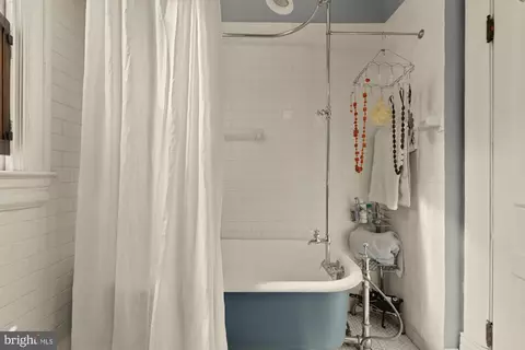 Bath - 543 11th St SE, Washington, DC 20003 photo 2 of 4