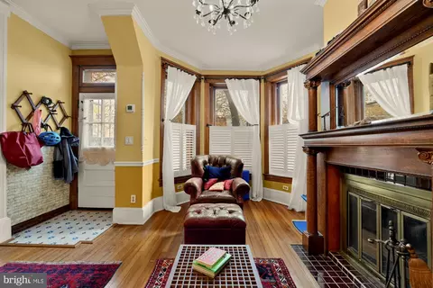 Entry Way - 543 11th St SE, Washington, DC 20003 photo 2 of 5