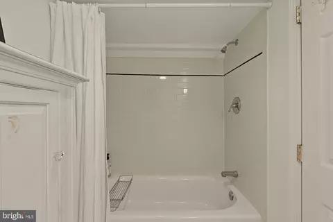 Bath - 543 11th St SE, Washington, DC 20003 photo 4 of 4