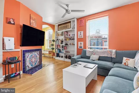 Living - 121 13th St NE #301, Washington, DC 20002 photo 3 of 3