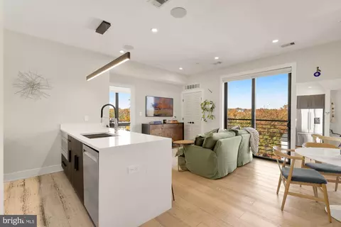 3933 14th St NW #8, Washington, DC 20011