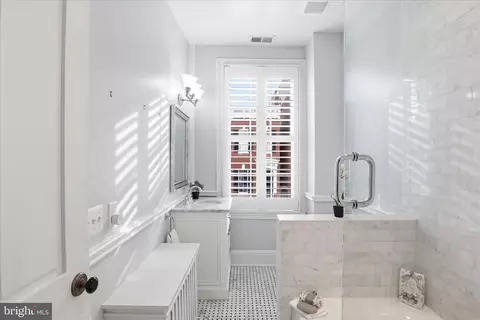 3011 Dumbarton St NW, Washington, DC 20007 photo 33