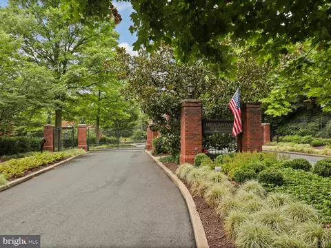 3011 Dumbarton St NW, Washington, DC 20007 photo 49