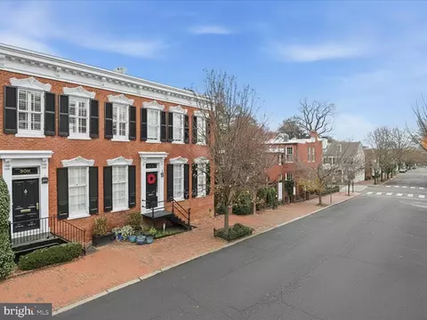 3011 Dumbarton St NW, Washington, DC 20007 photo 5