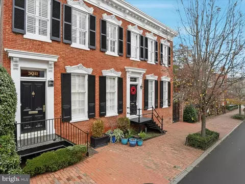 3011 Dumbarton St NW, Washington, DC 20007 photo 4