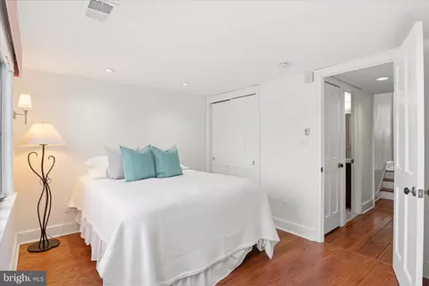 3011 Dumbarton St NW, Washington, DC 20007 photo 37