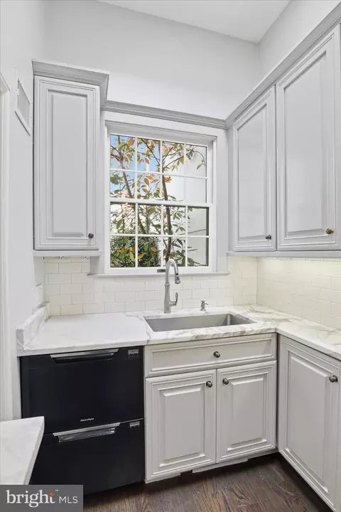 3011 Dumbarton St NW, Washington, DC 20007 photo 17