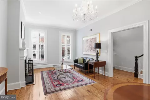 3011 Dumbarton St NW, Washington, DC 20007 photo 8
