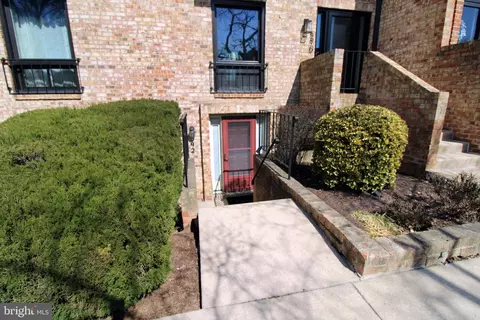 592 Brummel Ct NW #592, Washington, DC 20012