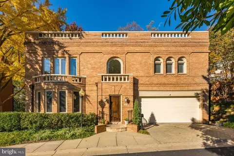 4616 Foxhall Cres NW, Washington, DC 20007