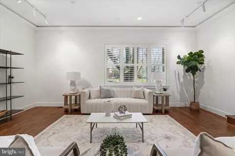 Living - 761 10th St SE, Washington, DC 20003 photo 2 of 5