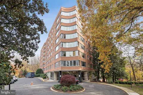 4200 Cathedral Ave NW #815, Washington, DC 20016