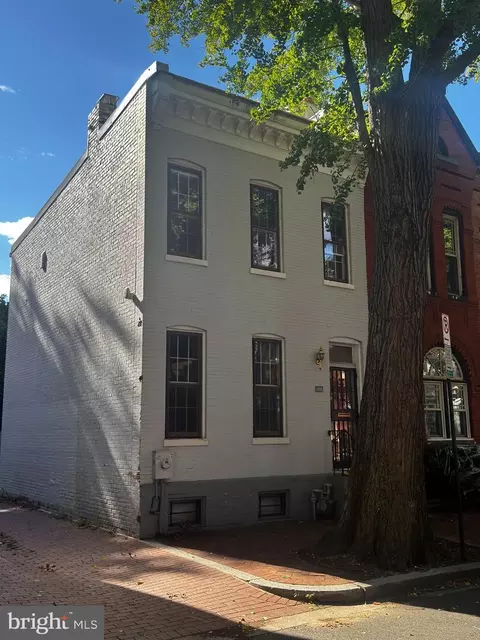 Undisclosed, Washington, DC 20009 photo 2