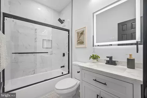 9 Girard St NE, Washington, DC 20002 photo 30
