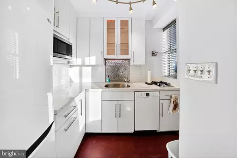 1 Scott Cir NW #708, Washington, DC 20036