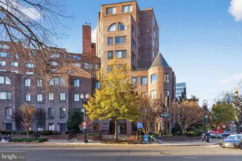 3 Washington Cir NW #905, Washington, DC 20037