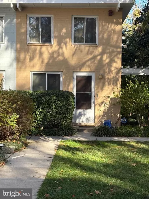813 3rd St SW #317, Washington, DC 20024