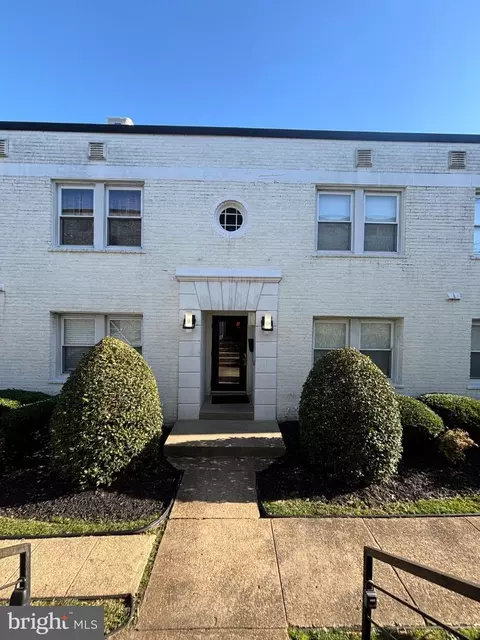 94 Webster St NE #1, Washington, DC 20011