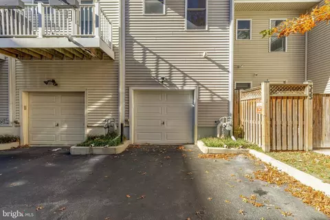 Exterior - 351 L St SE, Washington, DC 20003 photo 4 of 8