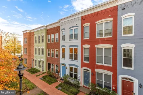 351 L St SE, Washington, DC 20003
