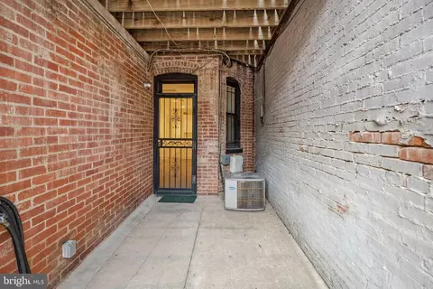 Exterior - 2012 R St NW, Washington, DC 20009 photo 3 of 8
